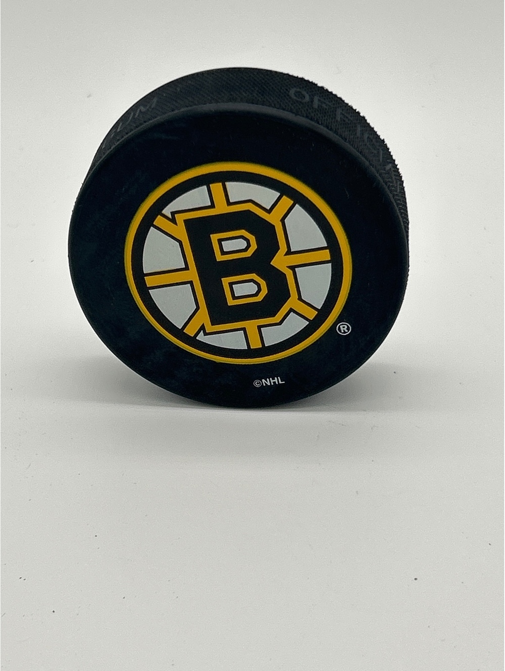 Official NHL Boston Bruins Hockey Puck with Collector Safe Display Case